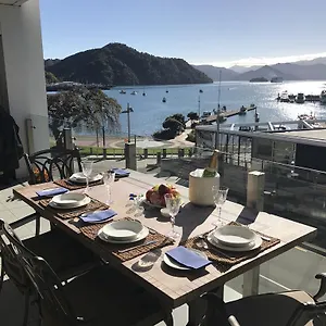 Apartment Oxley's Waterfront, Picton